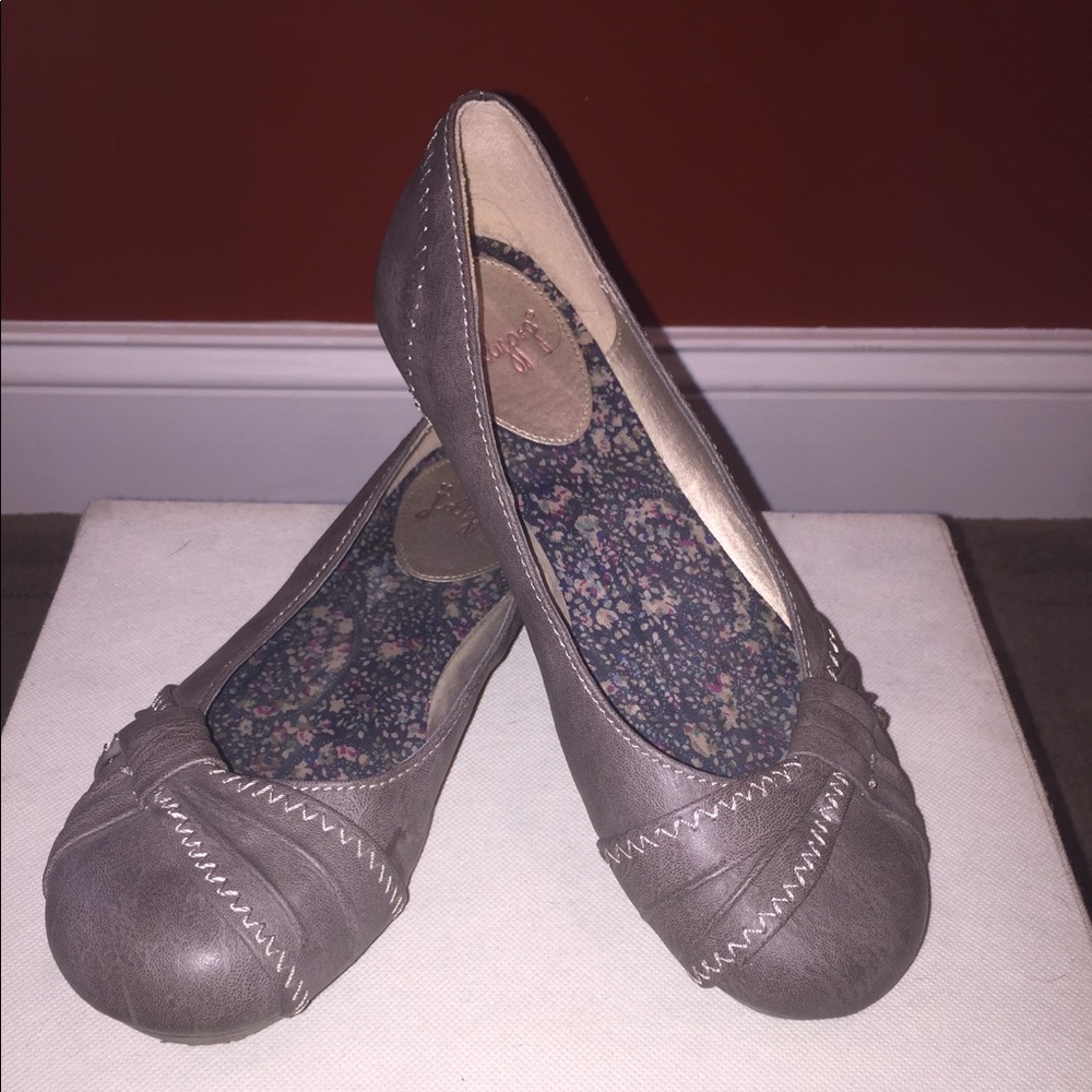 Taupe flats size 7.5 by Jellypop